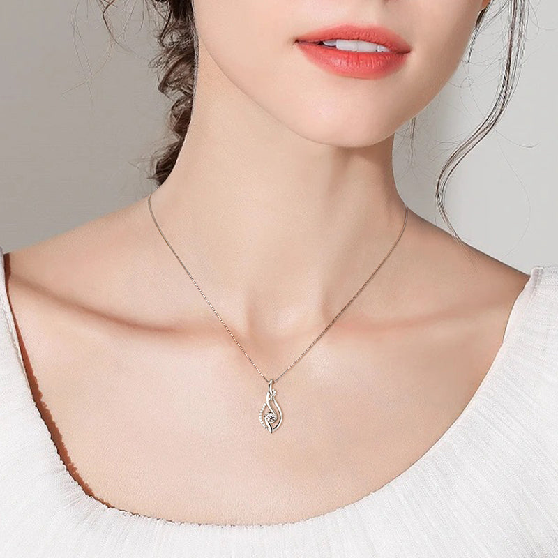 DEVILLE - Diamond Pendant Necklace